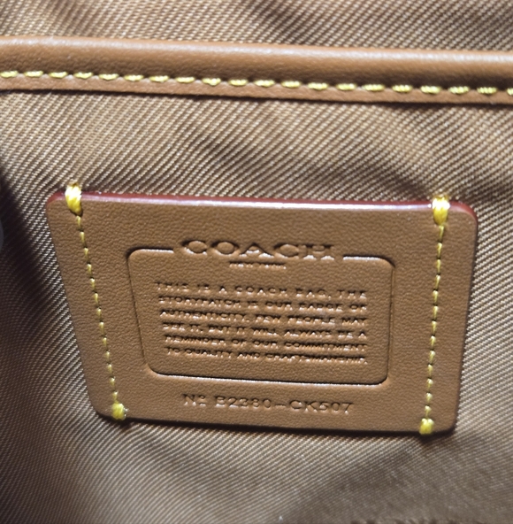 Coach Kitt Messenger Crossbody Bag EUC - Picture 12 of 15